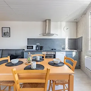 https://lappartement-du-quai-poult.midi-pyreneeshotels.com